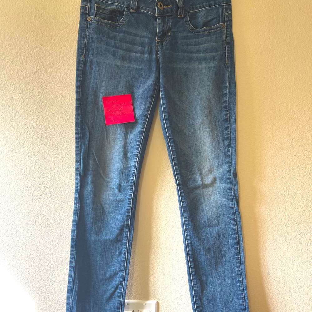 Guess straight leg jeans.. like new condition.